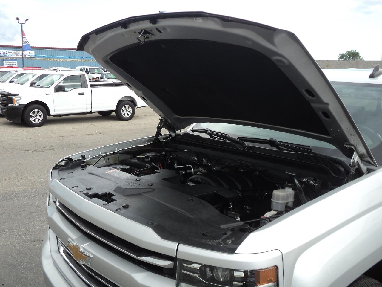 2018 Chevrolet Silverado 1500 LTZ CrewCab 4WD  Z71 6.2L8cyl 6'7"Box RoofLeather - Photo #32