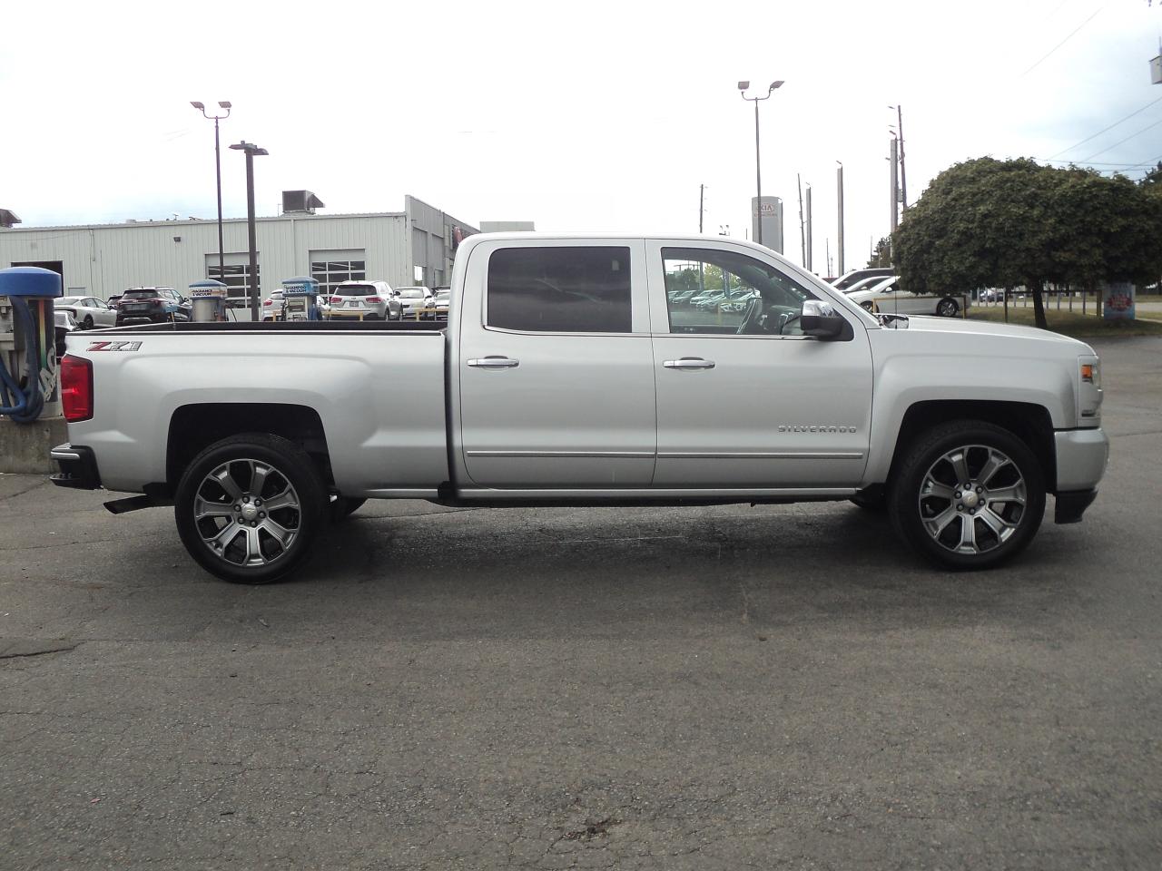 2018 Chevrolet Silverado 1500 LTZ CrewCab 4WD  Z71 6.2L8cyl 6'7"Box RoofLeather - Photo #6
