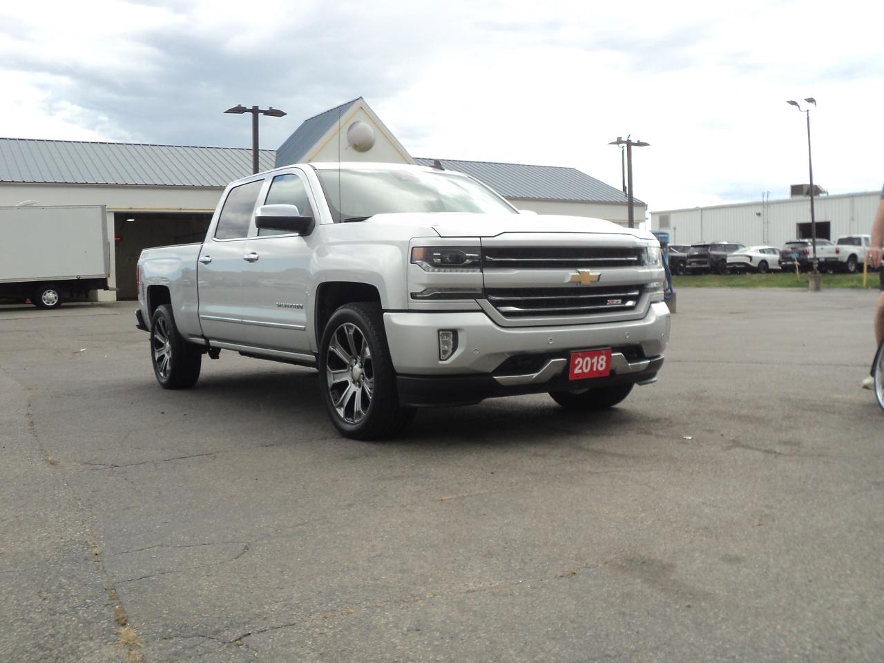 2018 Chevrolet Silverado 1500 LTZ CrewCab 4WD  Z71 6.2L8cyl 6'7"Box RoofLeather - Photo #4