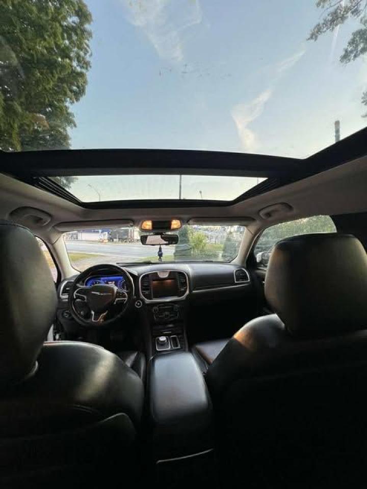 2016 Chrysler 300 Touring  - Photo #27