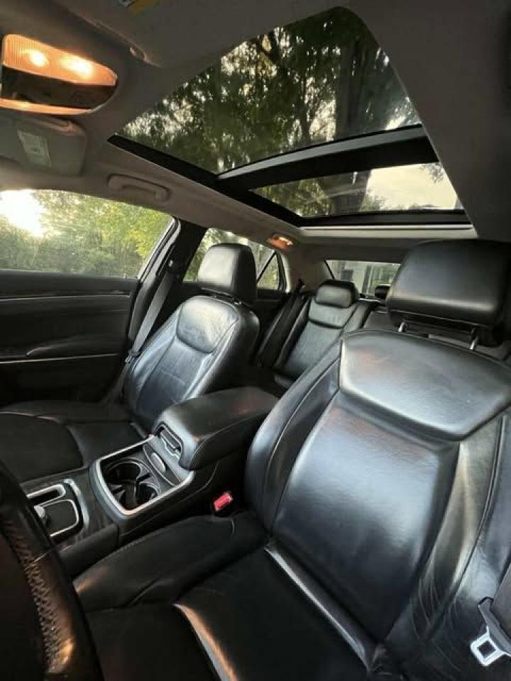 2016 Chrysler 300 Touring  - Photo #21