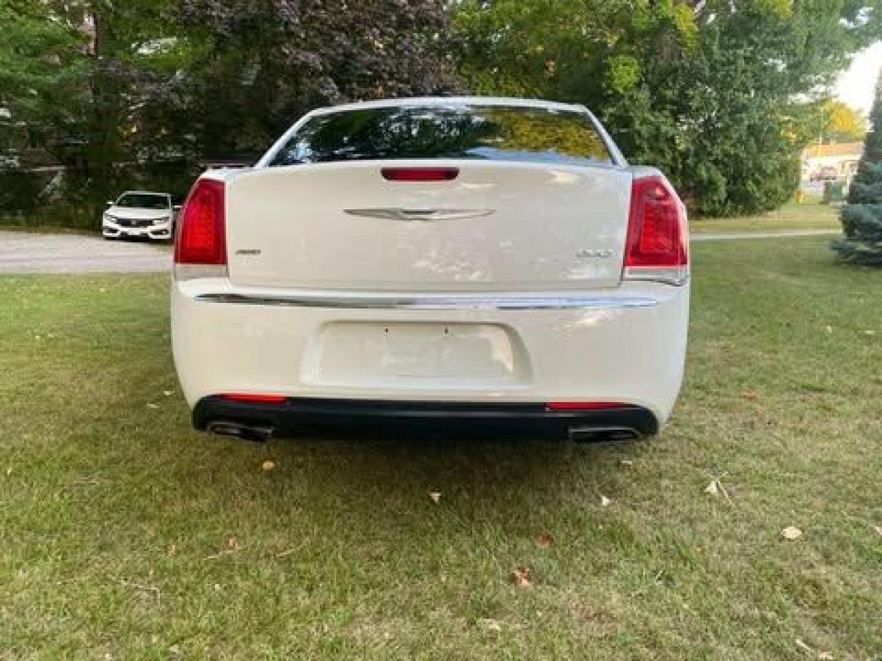 2016 Chrysler 300 Touring  - Photo #13