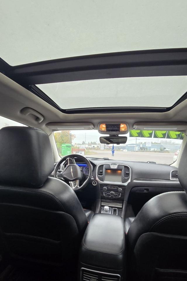 2016 Chrysler 300 Touring  - Photo #20