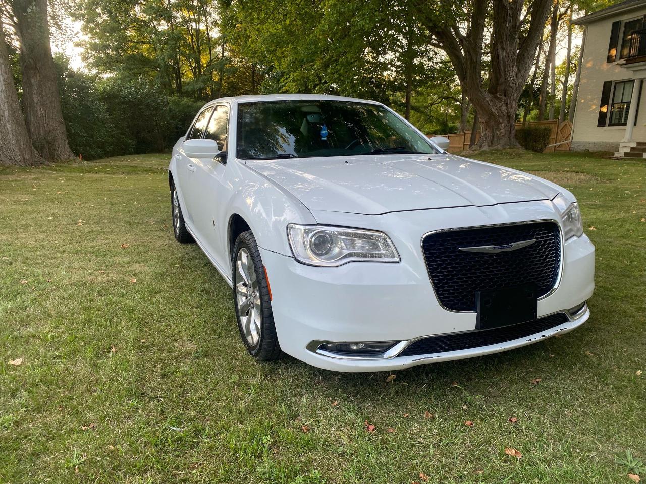 2016 Chrysler 300 Touring  - Photo #3