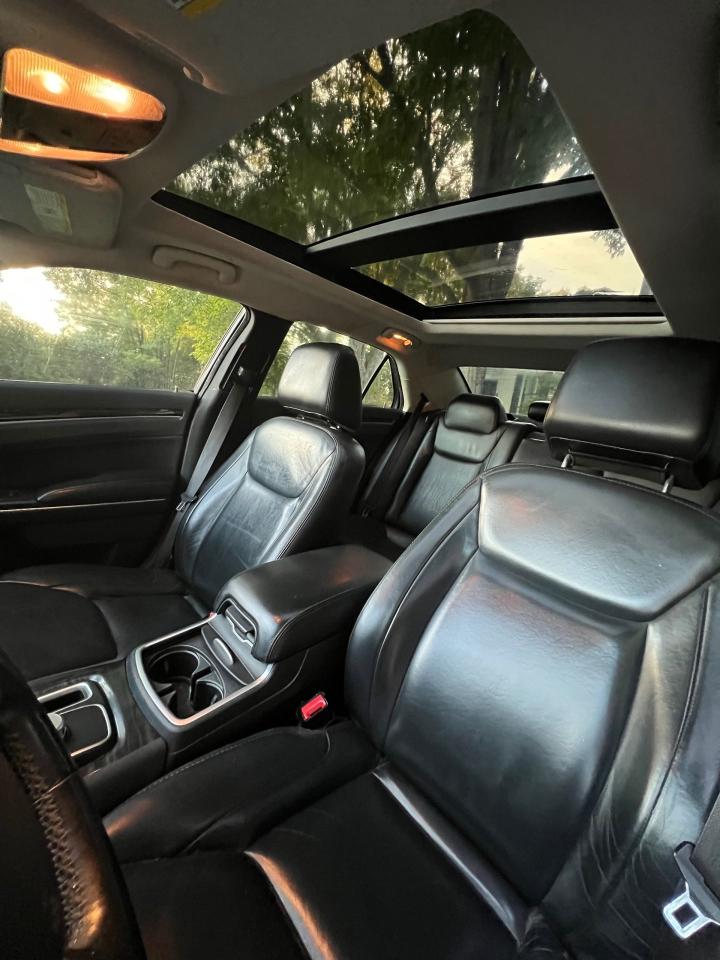2016 Chrysler 300 Touring  - Photo #14