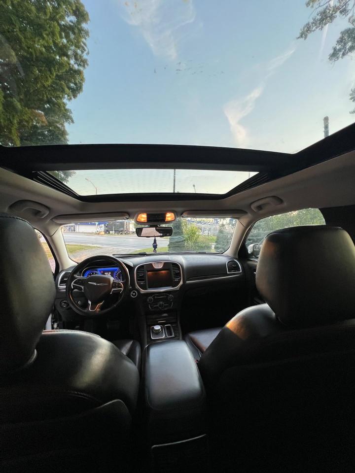 2016 Chrysler 300 Touring  - Photo #10