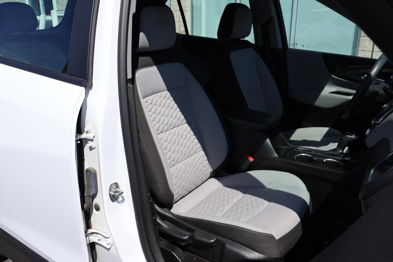 2021 Chevrolet Equinox LS AWD CERTIFIED *ACCIDENT FREE* CAMERA BLUETOOTH HEATED CRUISE ALLOYS Photo