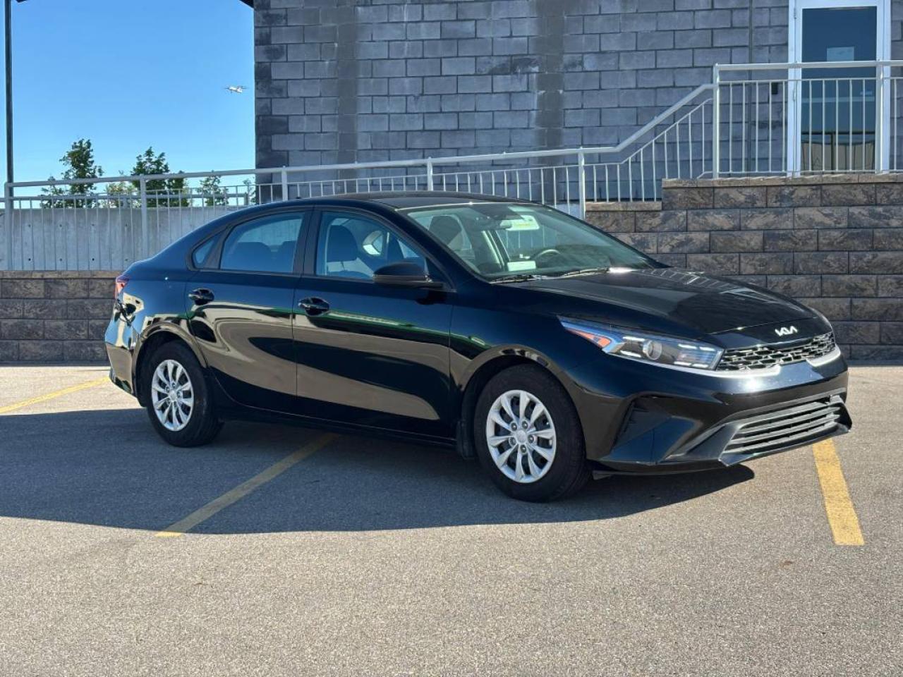 2023 Kia Forte LX, LXS Photo3