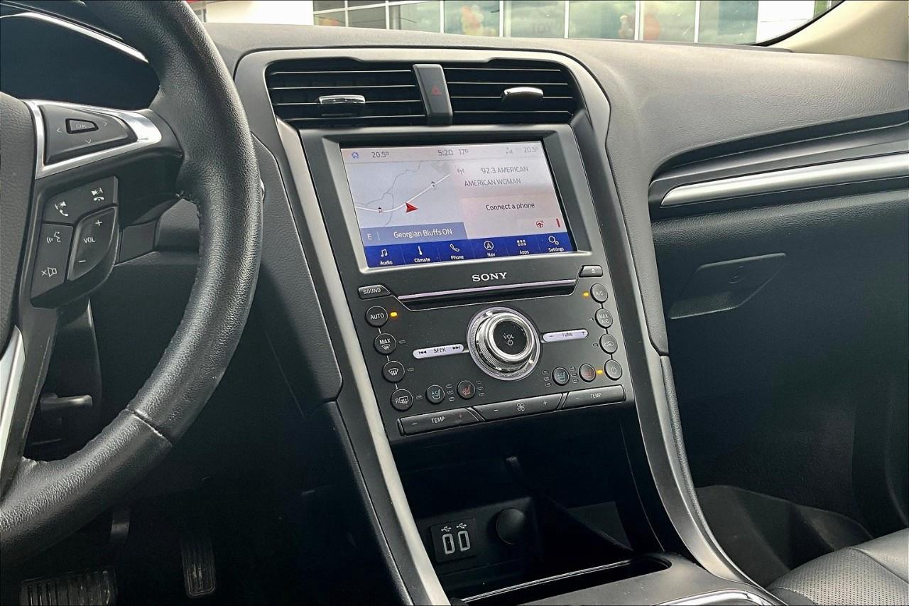 2020 Ford Fusion Hybrid Titanium Photo