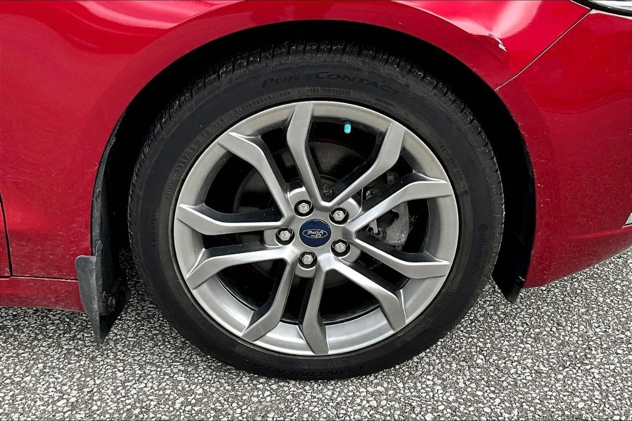 2020 Ford Fusion Hybrid Titanium Photo