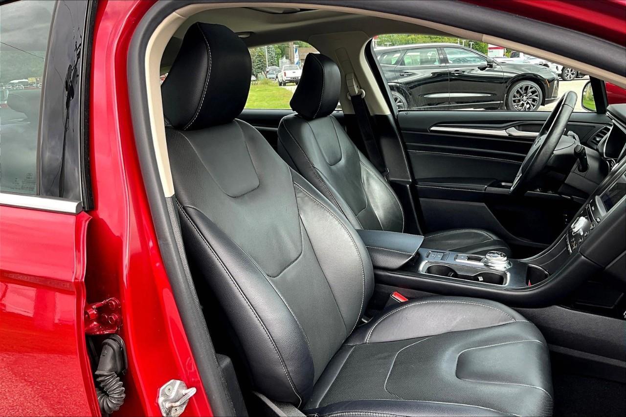 2020 Ford Fusion Hybrid Titanium Photo