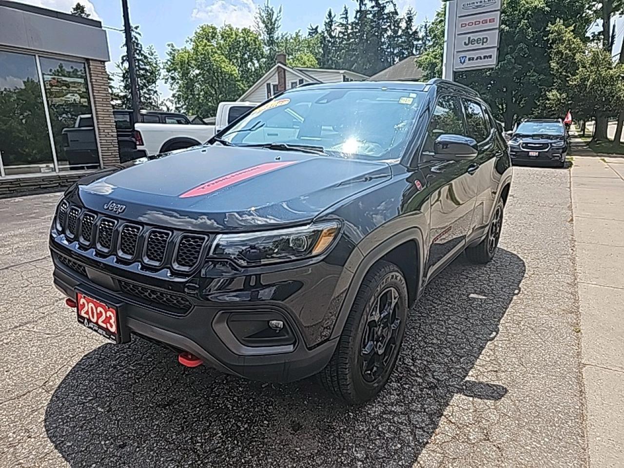 Used 2023 Jeep Compass Trailhawk 4X4 - LEATHER - PANO ROOF for sale in New Hamburg, ON