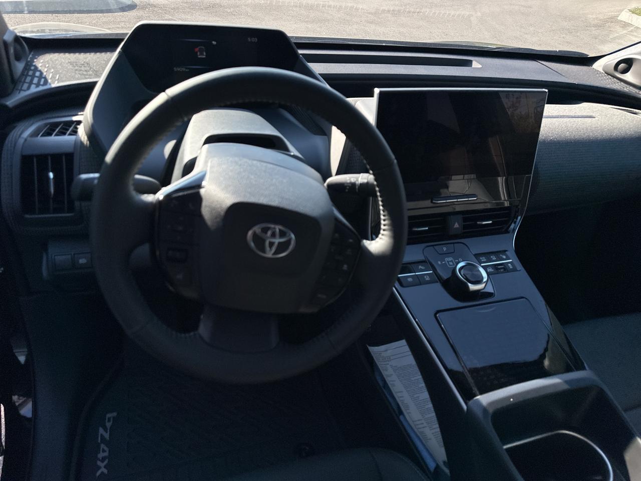 2025 Toyota bZ4X XLE Photo