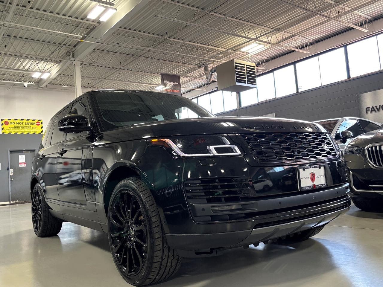 2019 Land Rover Range Rover V8 SUPERCHARGED|REARRECLINE|REARDVD|NAV|MASSAGE|++ - Photo #2