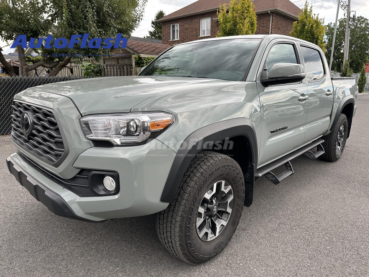 Used 2023 Toyota Tacoma TRD OFF-ROAD, TOIT, CUIR, COUVRE BOITE, NAVI for sale in Saint-Hubert, QC