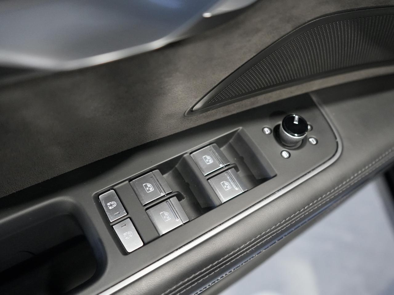 2020 Audi S8 PANO/HUD/360 CAM/B&O/21 IN RIM/EXTENDED WARRANTY Photo