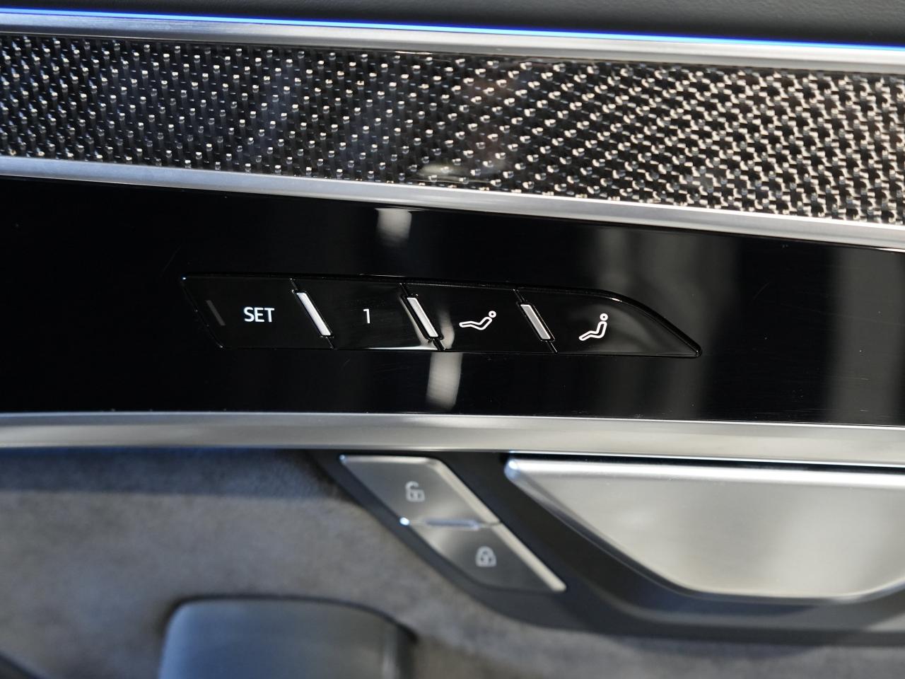 2020 Audi S8 PANO/HUD/360 CAM/B&O/21 IN RIM/EXTENDED WARRANTY Photo