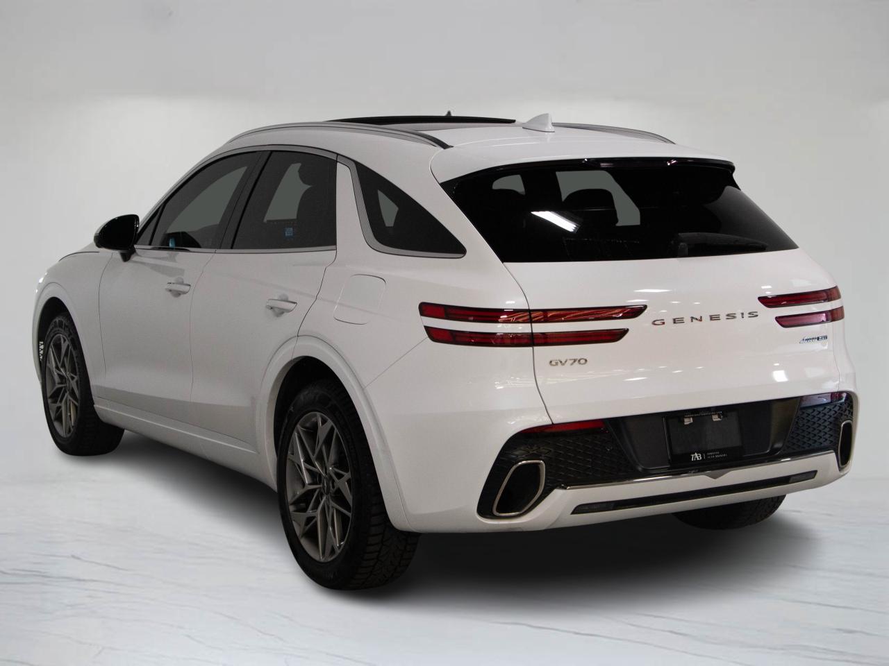 2022 Genesis GV70 2.5T ADVANCED PLUS | AWD | LEXICON | HUD | PANO Photo4