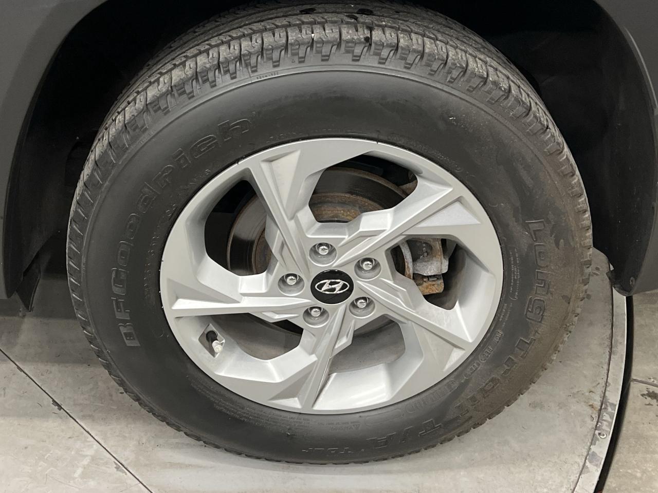 2022 Hyundai Tucson PREFERRED AWD |ONLY 49,000KMS!|HTD SEATS | CARPLAY Photo