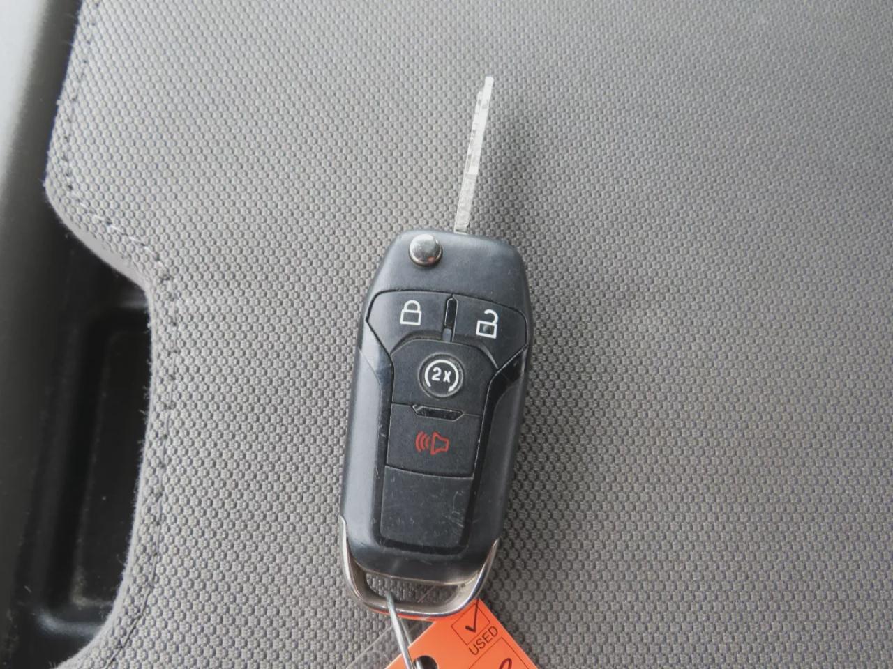 2018 Ford F-150 XLT (**CLEAN TITLE/NO ACCIDENTS!!**SAFETY/CERTIFIED!!**4WD**TRAILER HITCH**RUNNING BOARDS**POWER SEATS**DIGITAL TOUCHSCREEN**HEATED SEATS**FRONT TOW HOOKS**CRUISE CONTROL**BLUETOOTH**) Photo