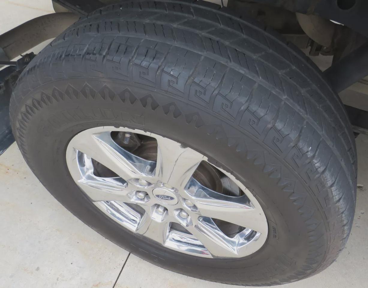 2018 Ford F-150 XLT (**CLEAN TITLE/NO ACCIDENTS!!**SAFETY/CERTIFIED!!**4WD**TRAILER HITCH**RUNNING BOARDS**POWER SEATS**DIGITAL TOUCHSCREEN**HEATED SEATS**FRONT TOW HOOKS**CRUISE CONTROL**BLUETOOTH**) Photo