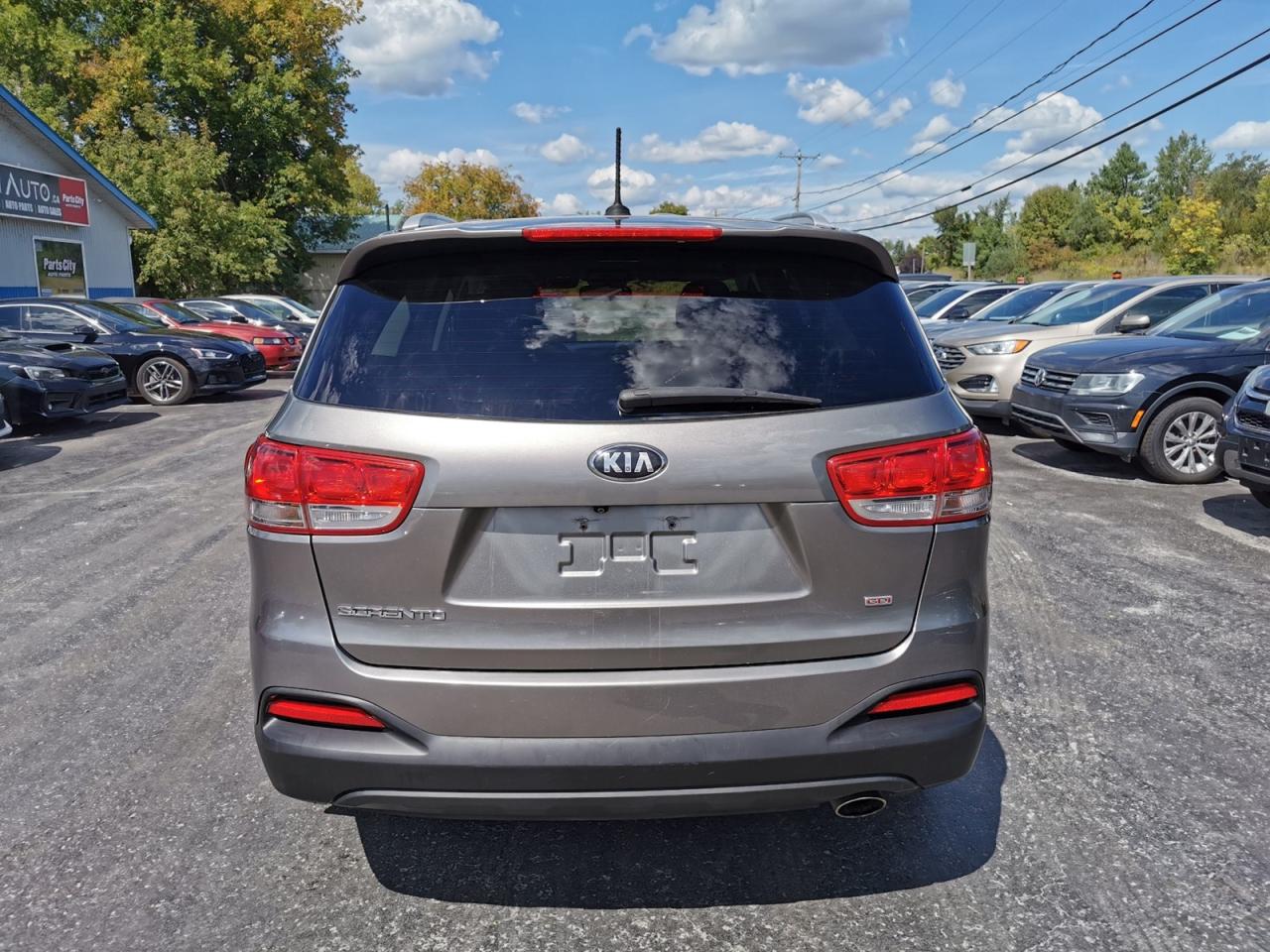 2018 Kia Sorento LX AWD - Photo #4