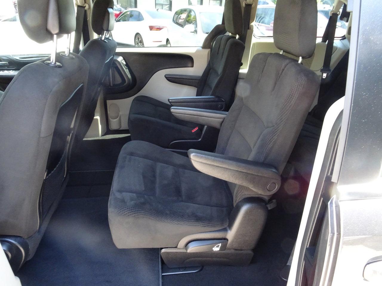 2016 Dodge Grand Caravan SXT - Photo #9