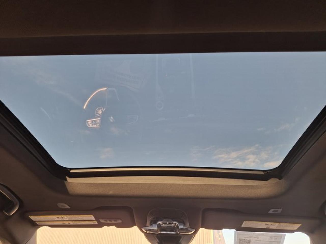 2024 Dodge Hornet GT Plus AWD | Leather | Sunroof | Nav | 360 Camera | Cooled + Heated Seats | and More ! Photo