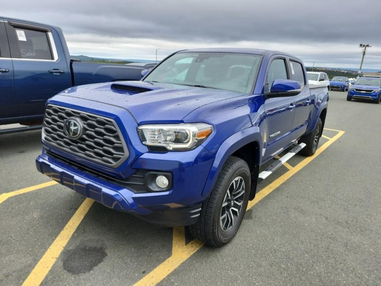 Used 2022 Toyota Tacoma TRD Sport Crew 4X4 | Nav | Power Seat | Heated Seats | Rear Camera | CarPlay + Android | and More ! for sale in Guelph, ON
