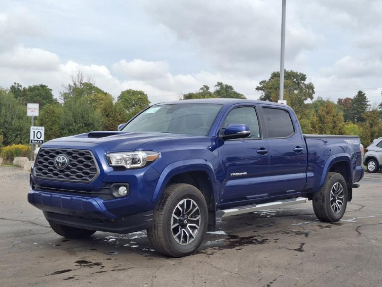 Used 2022 Toyota Tacoma TRD Sport Crew 4X4 | Nav | Power Seat | Heated Seats | Rear Camera | CarPlay + Android | and More ! for sale in Guelph, ON