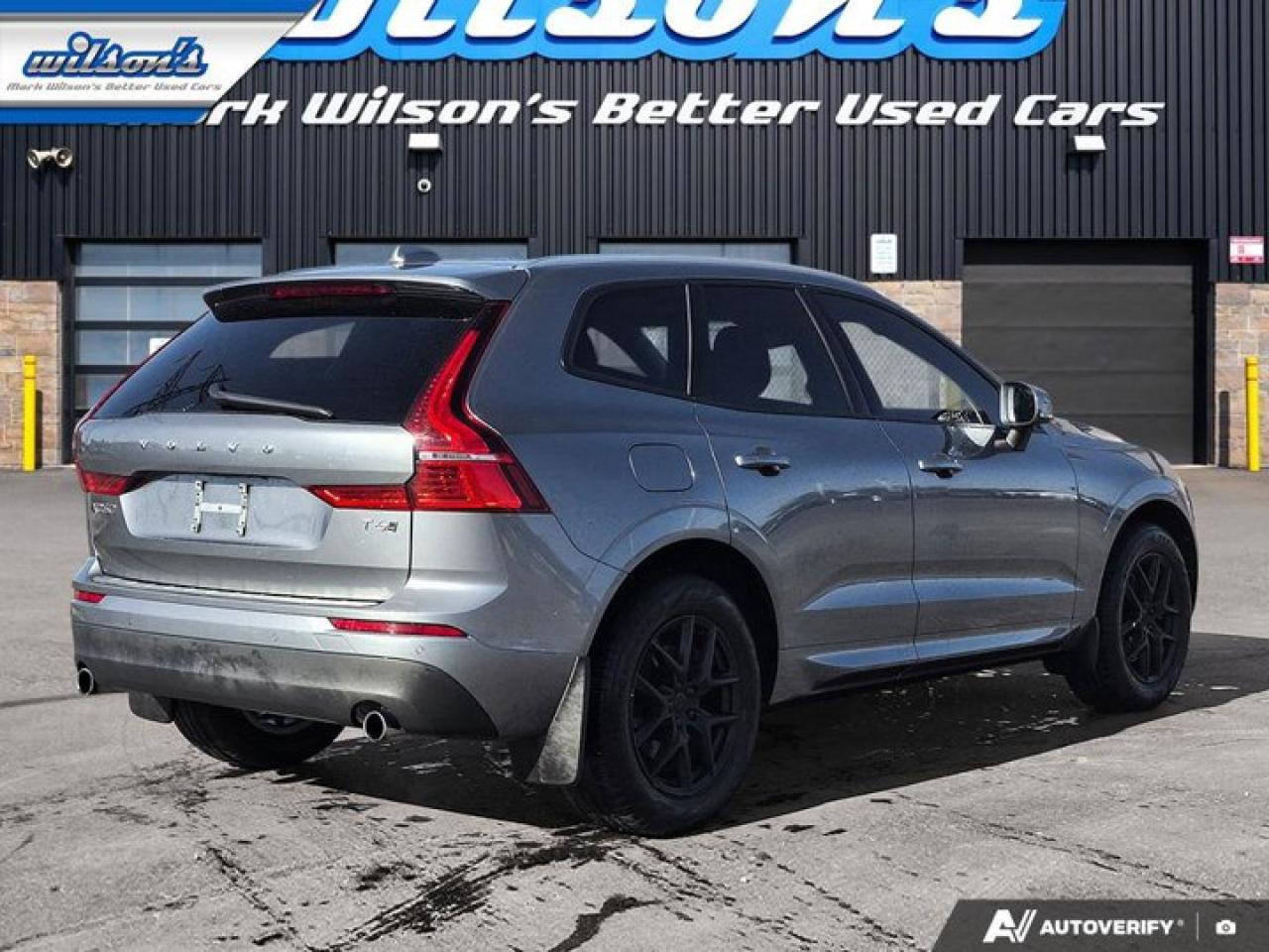 2021 Volvo XC60 Momentum AWD | Leather | Sunroof | Heated Seats | Bluetooth | Power Seat | Rear Camera | and More ! Photo4