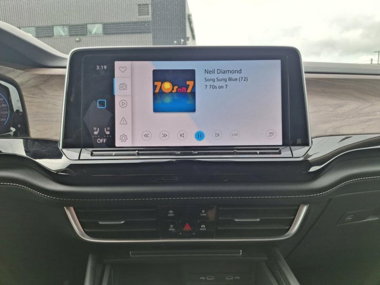 2024 Volkswagen Atlas Comfortline 4Motion | Leather | CarPlay | Android Auto | Adaptive Cruise | Heated Seats & More Photo3