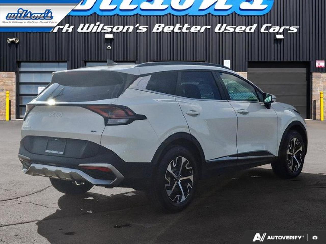 2023 Kia Sportage EX AWD | Leather | Pano Roof | Nav | Adaptive Cruise | CarPlay | Android Auto | Heated Seats & More! Photo4