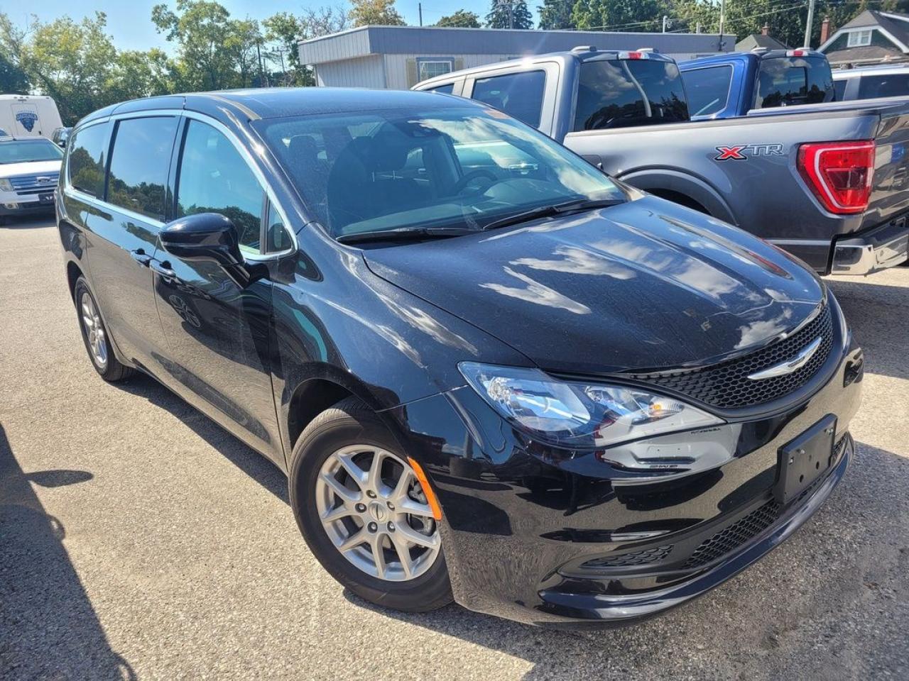 2024 Dodge Grand Caravan SXT Photo8