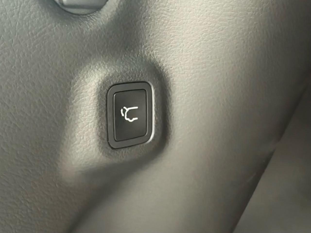 2026 Jeep Compass Trailhawk  - Sunroof -  Navigation - $146.82 /Wk Photo