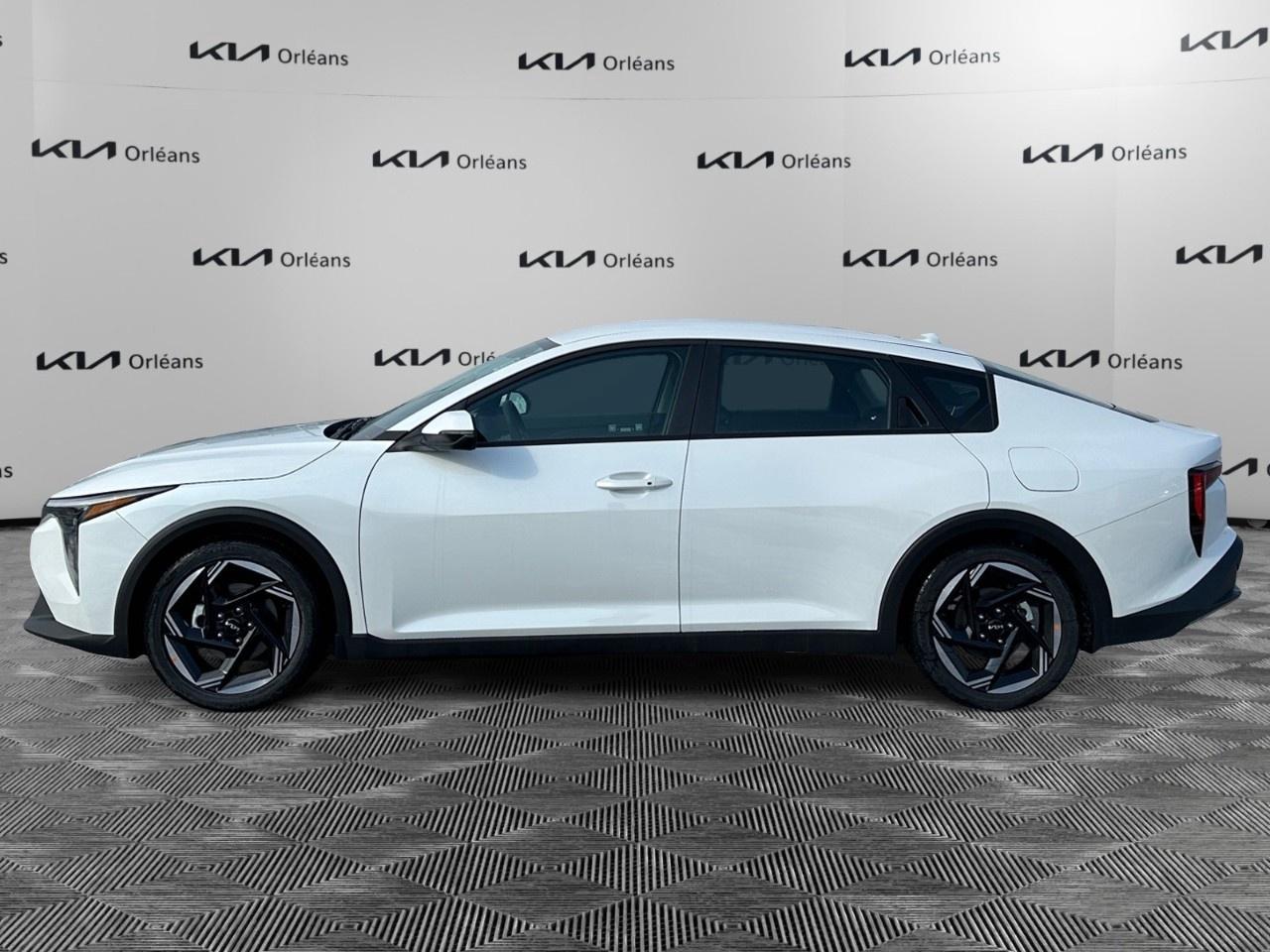 2025 Kia K4 EX FWD Photo