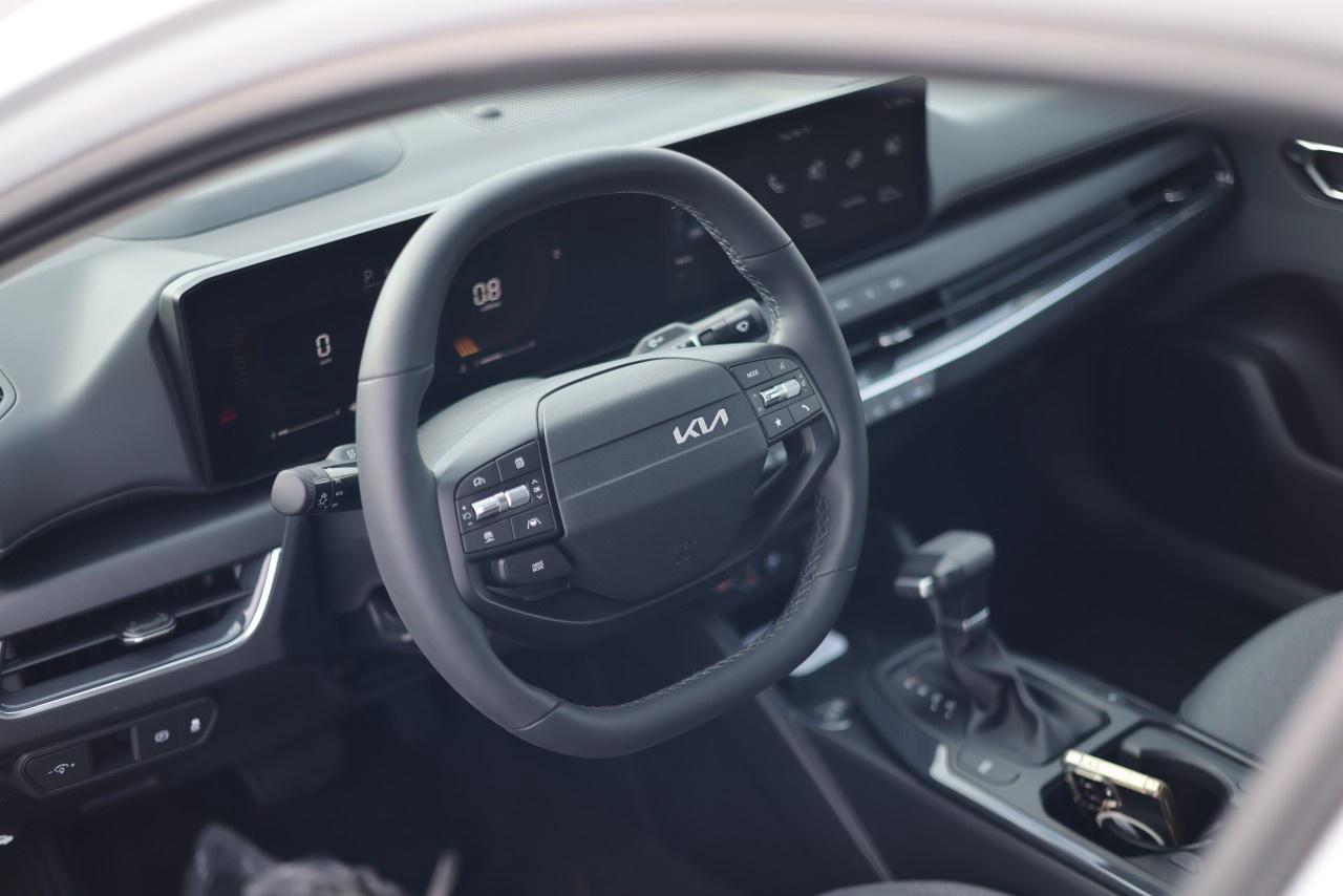 2025 Kia K4 EX FWD Photo