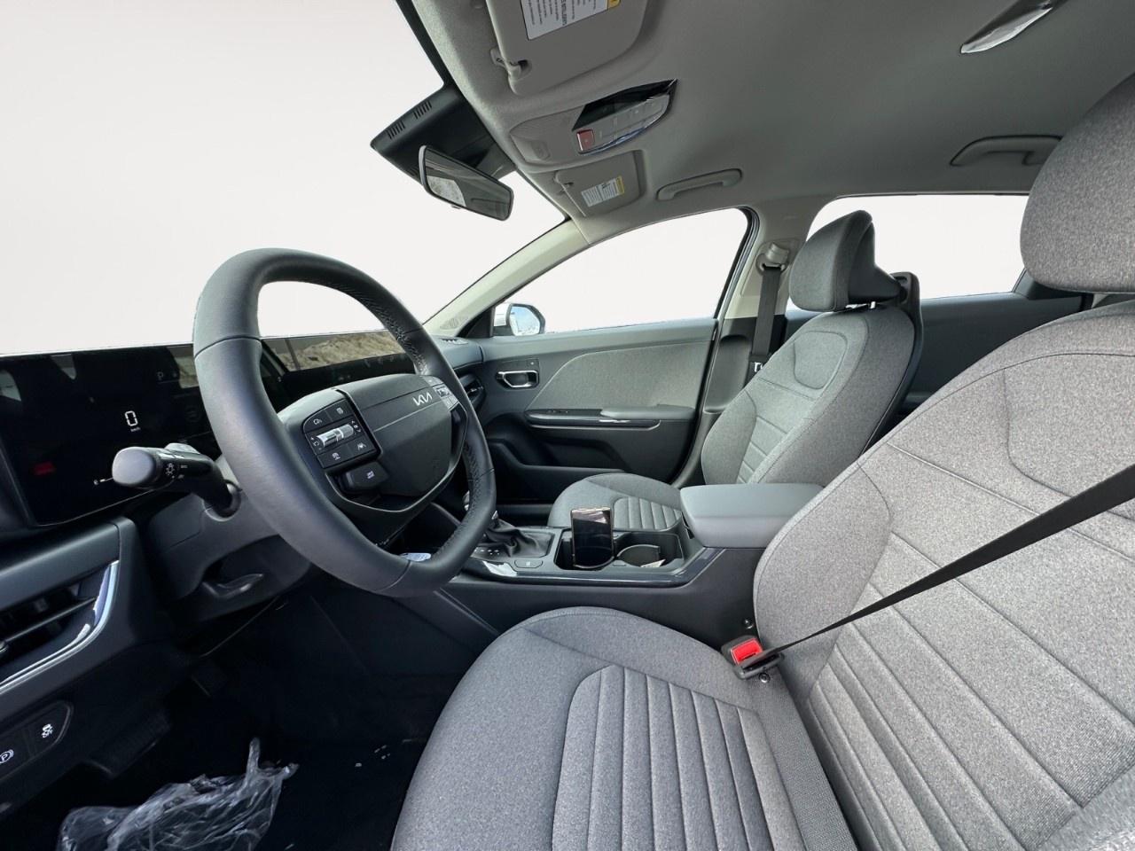 2025 Kia K4 EX FWD Photo