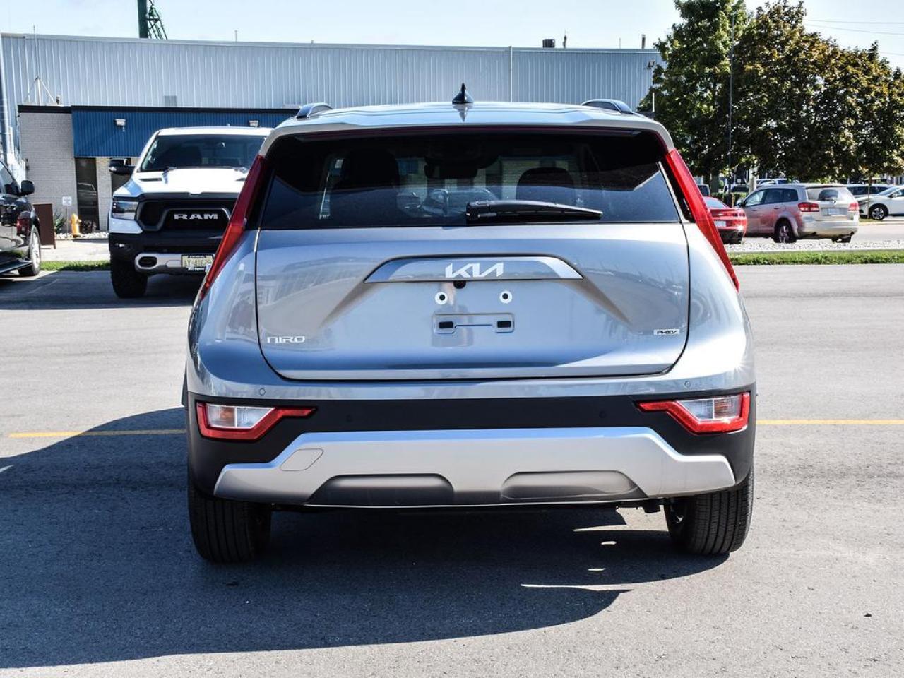 2026 Kia NIRO PLUG-IN Hybrid EX Photo4