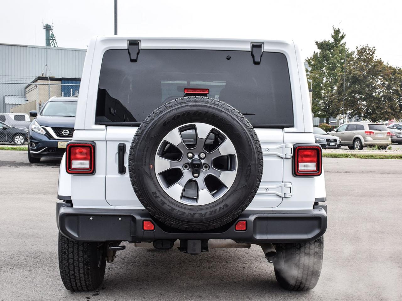 2023 Jeep Wrangler Sahara New Arrival | Hardtop | Low KMs | Clean CarFax | Nav Photo4