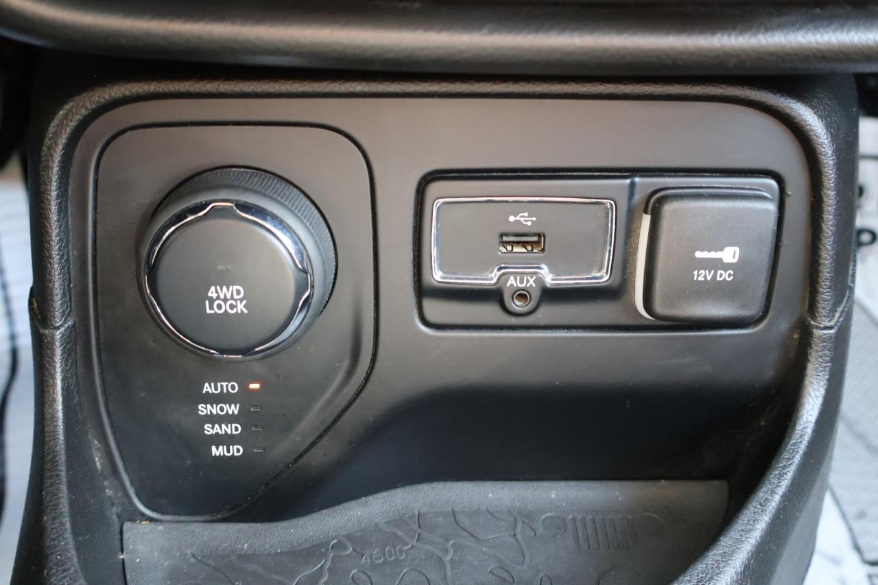 2015 Jeep Renegade NORTH 4WD CERTIFIED *JEEP MAINTAIN* CAMERA BLUETOOTH HEATED CRUISE ALLOYS - Photo #21