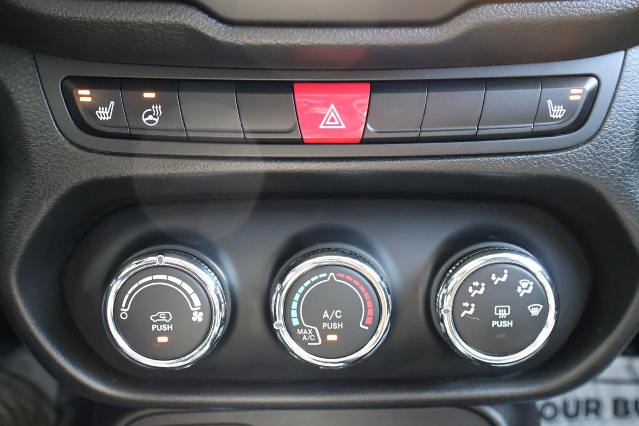 2015 Jeep Renegade NORTH 4WD CERTIFIED *JEEP MAINTAIN* CAMERA BLUETOOTH HEATED CRUISE ALLOYS - Photo #23