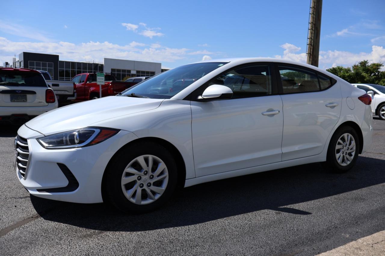 2017 Hyundai Elantra SE CERTIFIED BLUETOOTH HEATED SEATS CRUISE Photo2