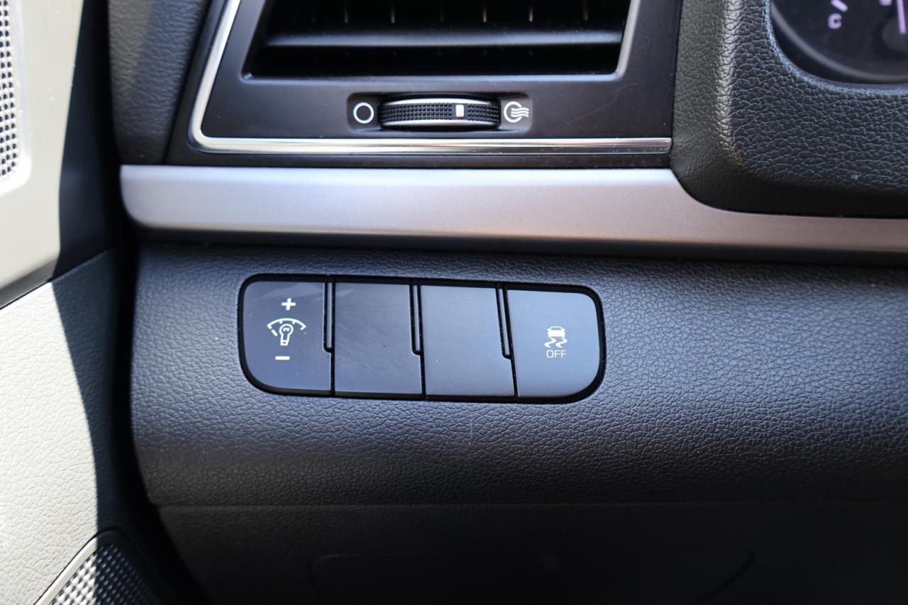 2017 Hyundai Elantra SE CERTIFIED BLUETOOTH HEATED SEATS CRUISE - Photo #23