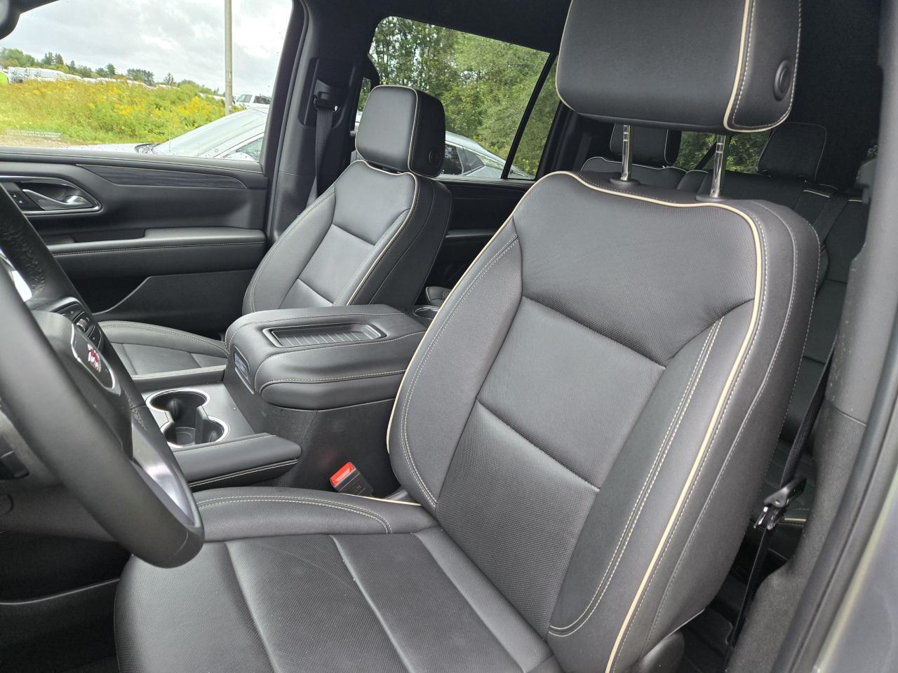 2024 GMC Yukon XL SLT - Photo #9