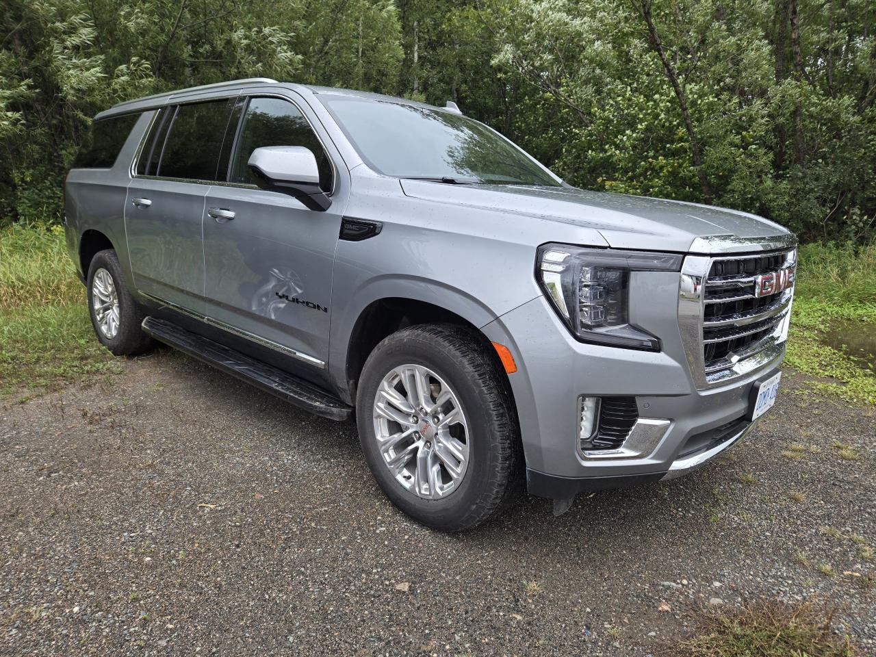 2024 GMC Yukon XL SLT - Photo #3