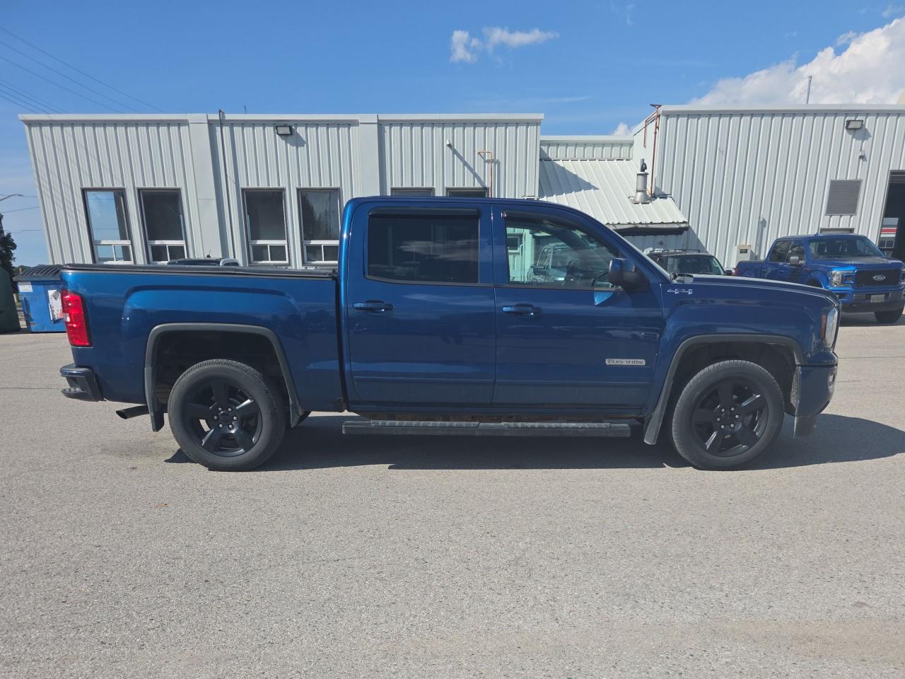 2017 GMC Sierra 1500 SLE | Elevation | Crew | 4x4 | CarPlay | Cam ++ Photo5