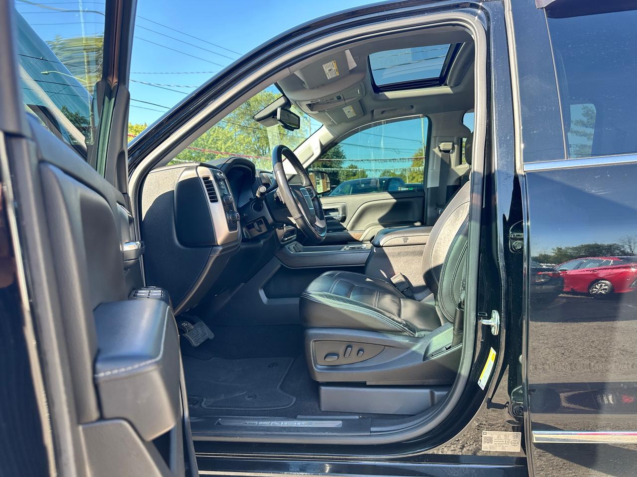 2018 GMC Sierra 1500 Denali 4X4 Sunroof NAV BOSE CarPlay Backup Cam XM Photo