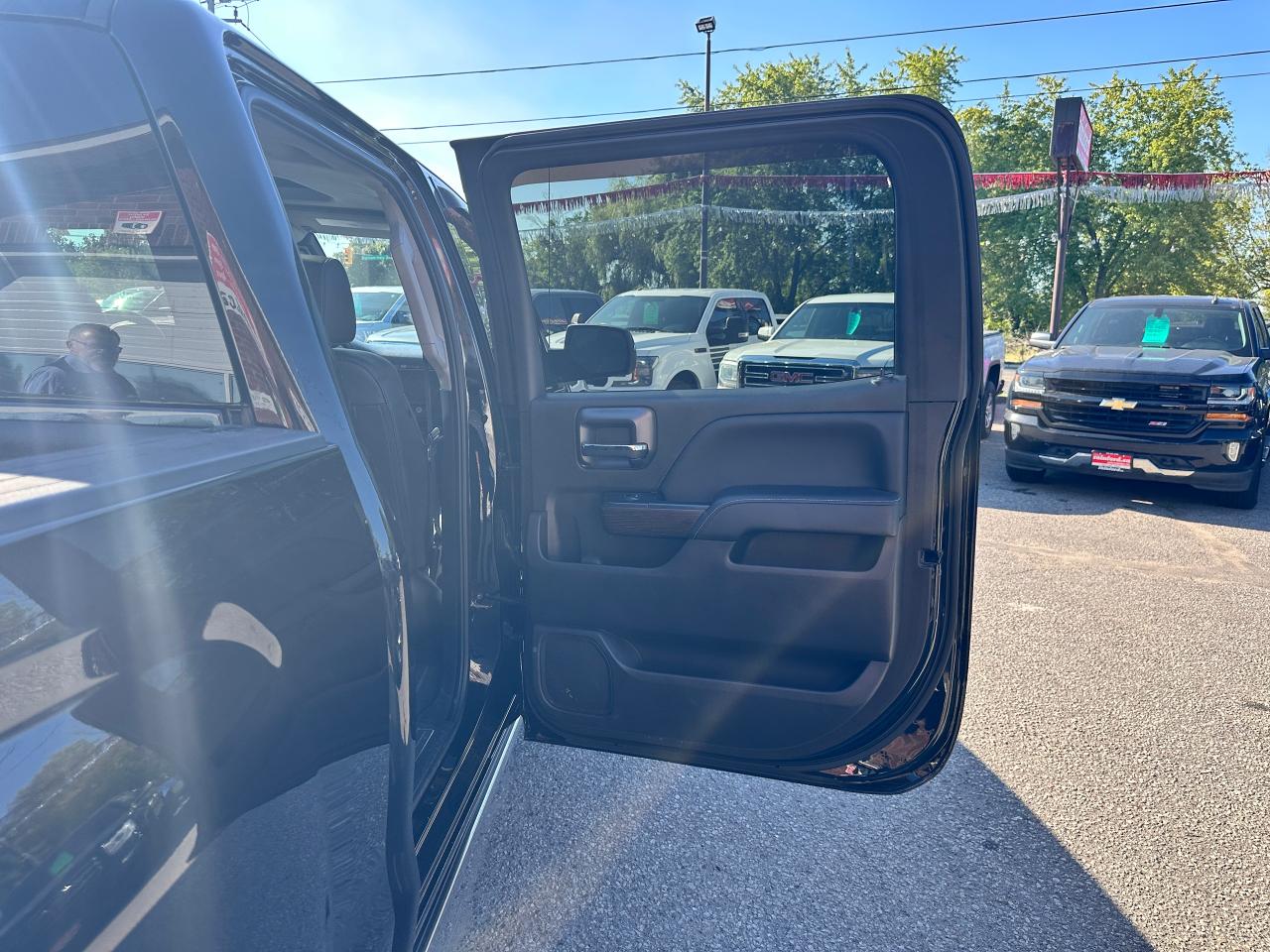 2018 GMC Sierra 1500 Denali 4X4 Sunroof NAV BOSE CarPlay Backup Cam XM Photo