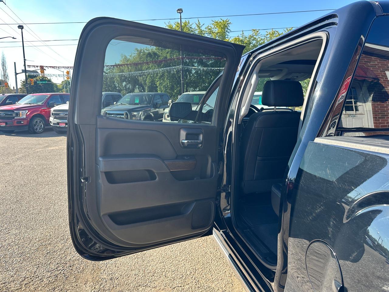 2018 GMC Sierra 1500 Denali 4X4 Sunroof NAV BOSE CarPlay Backup Cam XM Photo